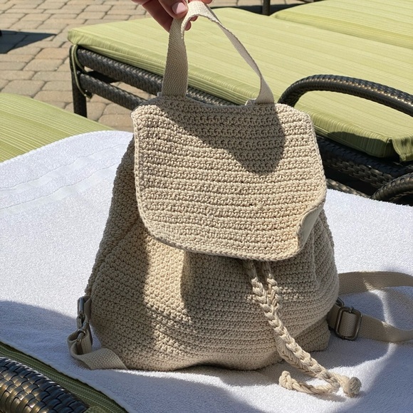 Crochet backpack - Picture 3 of 4